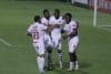 Jugadores del Olimpia celebran este jueves en Tegucigalpa la clasificación a las semifinales de la Copa Centroamericana, instancia en la que se medirán con el Alajuelense costarricense. EFE/ Gustavo Amador
