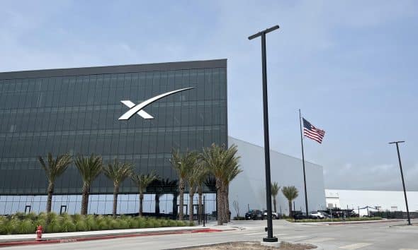 Fotografía de archivo del edificio de la empresa aeroespecial SpaceX, en la ciudad de Starbase a las afueras de Brownsville, en el sur de Texas (EE.UU.). 
EFE/Alejandra Arredondo