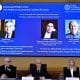 Estocolmo, 13/10/2025.- (De izquierda a derecha) el profesor John Hassler, presidente del Comité del Pemio Nobel de Economía; Hans Ellegren, secretario permanente de la Academia sueca de Ciencias, y la profesora Kerstin Enflo, miembro del Comité del Premio Nobel de Economía anuncian los ganadores de la edición de 2025, en un acto celebrado en Estocolmo: Joel Mokyr, de Estados Unidos; Philippe Aghion, de Francia, y Peter Howitt, de Estados Unidos. EFE/EPA/ANDERS WIKLUND SWEDEN OUT