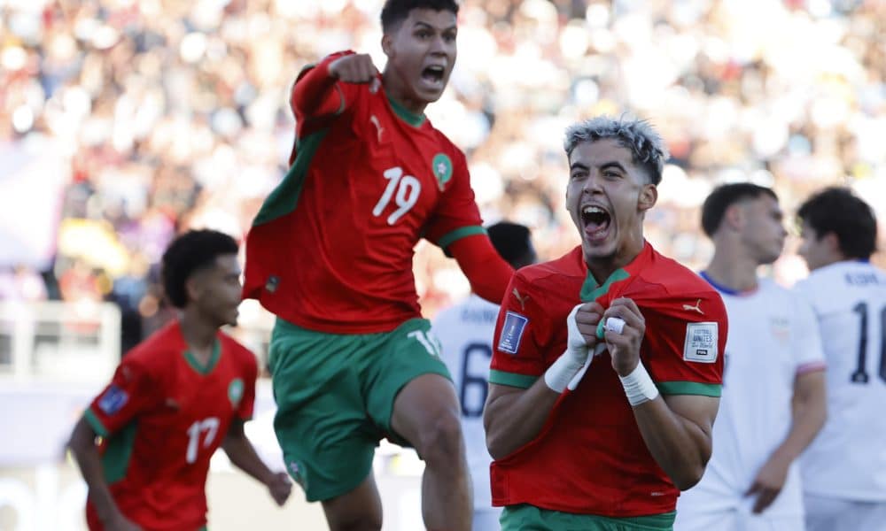Yassir Zabiri (d) de Marruecos celebra un gol en un partido de cuartos de final de la Copa Mundial Sub-20. EFE/Elvis González