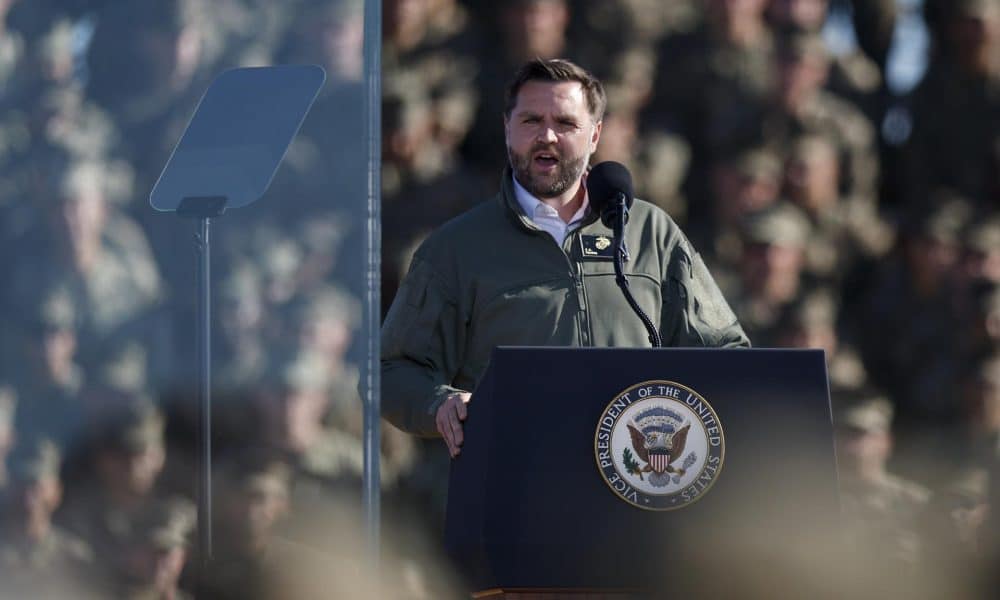 El vicepresidente de Estados Unidos, JD Vance, al intervenir este sábado, 18 de octubre, durante la conmemoración del 250 aniversario del Cuerpo de Marines estadounidense, en el Campo Pendleton, en Oceanside (CA, EE.UU.). EFE/Caroline Brehman