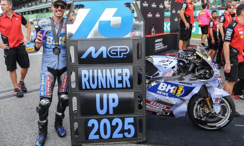 Alex Márquez (Gresini Racing), tras proclamarse subcampeón del mundo de MotoGP, en el Gran Premio de Malasia disputado en el circuito de Sepang. EFE/EPA/FAZRY ISMAIL