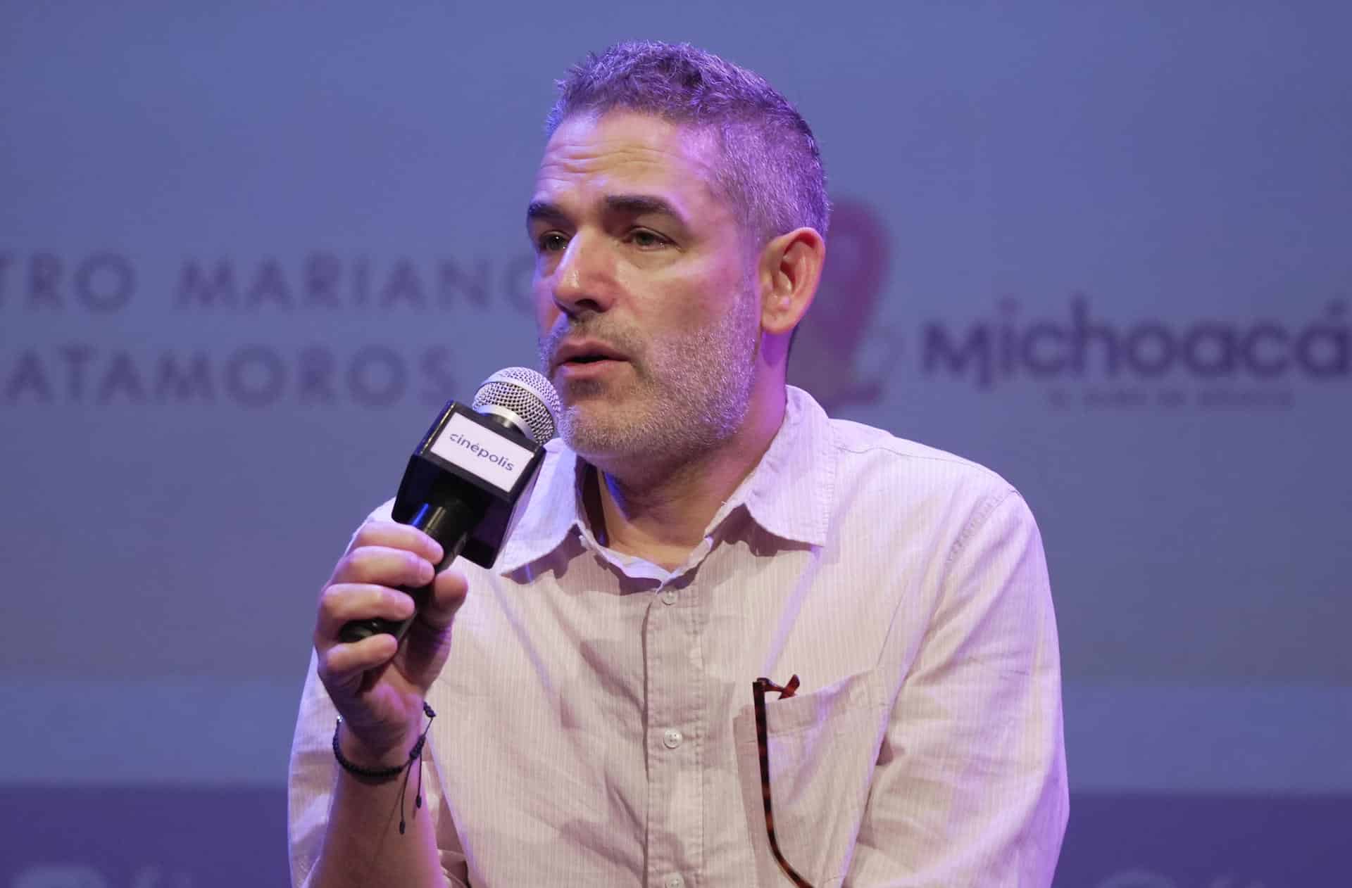 El director Fernando Eimbcke habla durante una rueda de prensa este sábado, en el Festival Internacional de Cine de Morelia en Michoacán (México). EFE/Iván Villanueva