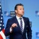 El secretario de Guerra de EE. UU., Pete Hegseth, tras ser recibido por el secretario general de la OTAN, Mark Rutte (no en la imagen), antes de la reunión de ministros de Defensa de la OTAN en Bruselas, Bélgica, el 15 de octubre de 2025. La reunión del Consejo del Atlántico Norte en sesión de ministros de Defensa será seguida por una reunión del Grupo de Contacto de Ucrania. EFE/OLIVIER HOSLET