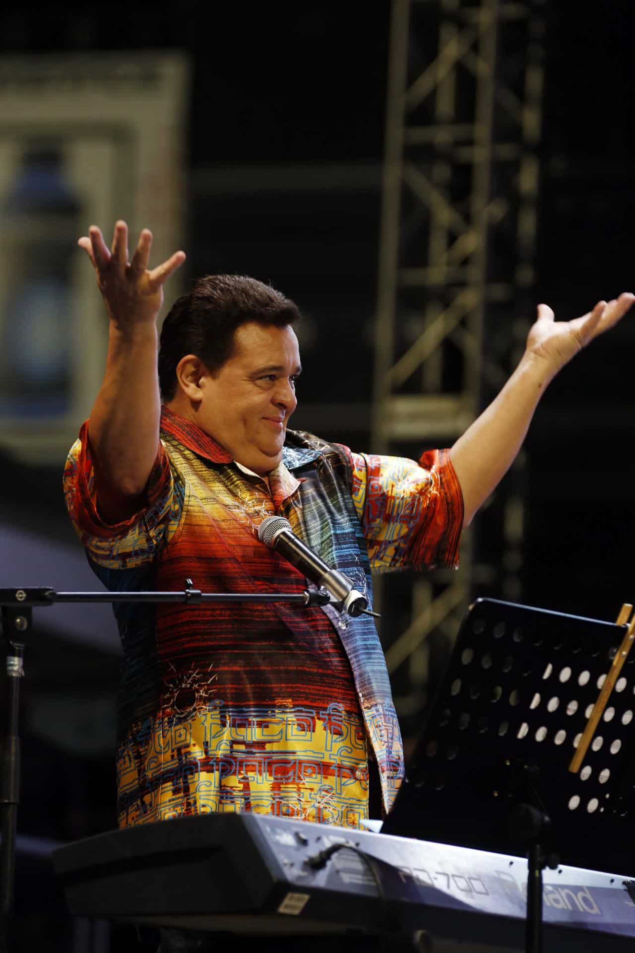Un concierto del legendario dúo de salsa del pianista Richie Ray y el cantante Bobby Cruz en Puerto Rico, pautado para el 25 de octubre próximo, ha sido pospuesto para febrero de 2026, debido a que el intérprete atraviesa un percance de salud. Imagen de archivo. EFE/Thais Llorca