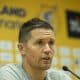 El entrenador del Dreamland Gran Canaria, Jaka Lakovic, comenta en rueda de prensa el partido que su equipo juega contra Unicaja en la segunda jornada de la Liga Endesa. EFE/Quique Curbelo