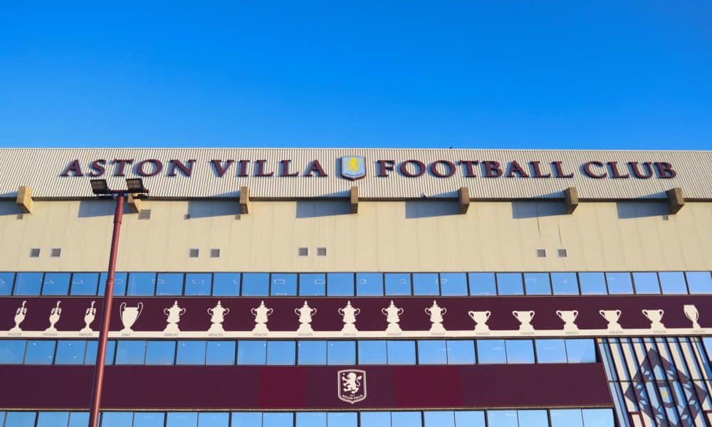 Vista del estadio Villa Park de Birmingham (Reino Unido), donde juega sus partidos como local el Aston Villa inglés. EFE/EPA/NEIL HALL