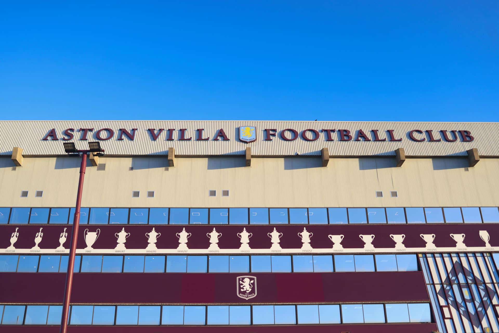 Vista del estadio Villa Park de Birmingham (Reino Unido), donde juega sus partidos como local el Aston Villa inglés. EFE/EPA/NEIL HALL