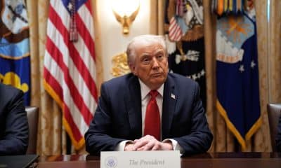 El presidente de Estados Unidos, Donald Trump, en la Sala del Gabinete de la Casa Blanca en Washington, DC, EE.UU. EFE/YURI GRIPAS