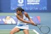 Natalie Espinal, de Honduras, compite en la categoría individual femenino de tenis en los Juegos Centroamericanos en Ciudad de Guatemala. EFE/Mariano Macz