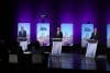 El candidato independiente y exgobernador de Nueva York, Andrew Cuomo; el candidato republicano, Curtis Sliwa, y el candidato demócrata, Zohran Mamdani, participan en el segundo debate para la Alcaldía de la ciudad de Nueva York en el Centro de Artes Escénicas LaGuardia del LaGuardia Community College en Long Island City, Queens, Nueva York, EE. UU., el 22 de octubre de 2025.. EFE/EPA/HIROKO MASUIKE //THE NEW YORK TIMES/POOL