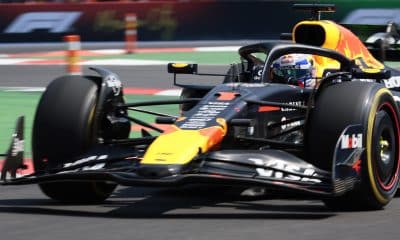 El neerlandes Max Verstappen de Red Bull Racing, participa durante la tercera sesión de entrenamientos del Gran Premio de México de la Fórmula Uno este sábado, en el Autódromo Hermanos Rodríguez en Ciudad de México (México). EFE/ José Méndez
