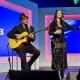La artista italiana Laura Pausini (d) acompañada de su esposo, el guitarrista Paolo Carta, canta durante el segundo día de la Semana de la Música Latina de Billboard este martes, en el teatro The Fillmore de Miami Beach (Estados Unidos). EFE/ Pedro Pablo Cortés