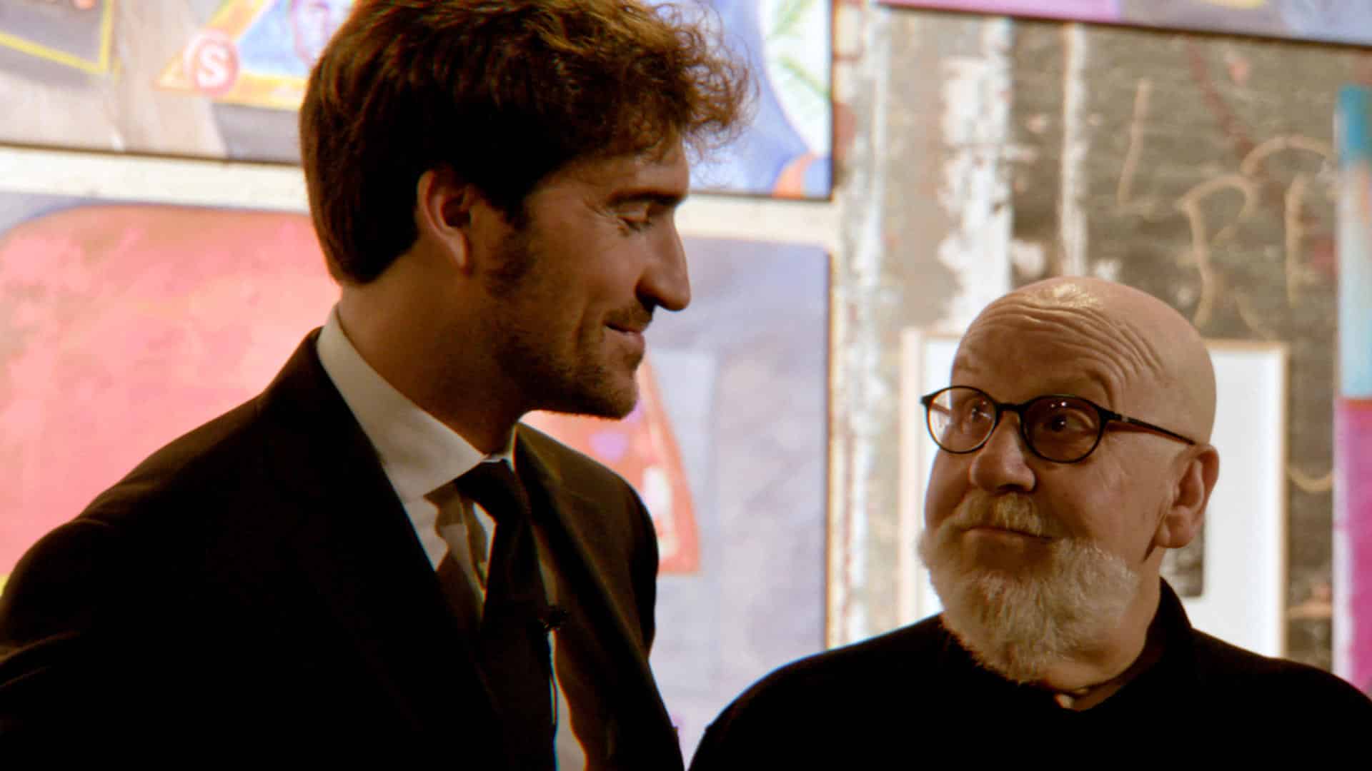 Fotografía personal cedida donde aparece el cineasta y pintor español Joan Bonfill (i) y el productor Stuart Cornfeld, director y protagonista del documental 'The Hanging of Stuart Cornfeld' que se estrenó en el festival de cine del Instituto Americano del Cine (AFI Fest) en Los Ángeles (Estados Unidos). Bonfill hace un retrato del productor Stuart Cornfeld, responsable de cintas como 'Zoolander' o 'Submarine', en su más reciente documental presentado esta semana en el AFI Fest: "Entendí a través de Stuart que crear es exponerse", afirma a EFE el director. EFE/Álbum Joan Bonfill /SOLO USO EDITORIAL /NO VENTAS /SOLO DISPONIBLE PARA ILUSTRAR LA NOTICIA QUE ACOMPAÑA /CRÉDITO OBLIGATORIO