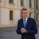 Andrej Babis, líder del movimiento ANO (SÍ) y ganador de las elecciones legislativa de la semana pasada en Chequia, fue captado el pasado 5 de octubre, tras una reunión con el presidente checo, Petr Pavel, a la salida del Castillo de Praga, en la capital de la República Checa. EFE/Martin Divisek