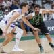 Ricky Rubio, del Joventut, y Lazarevic, del Bilbao, durante el partido de Liga Endesa en el Olimpic de Badalona que disputan Joventut y Surne Bilbao. EFE/Alejandro García