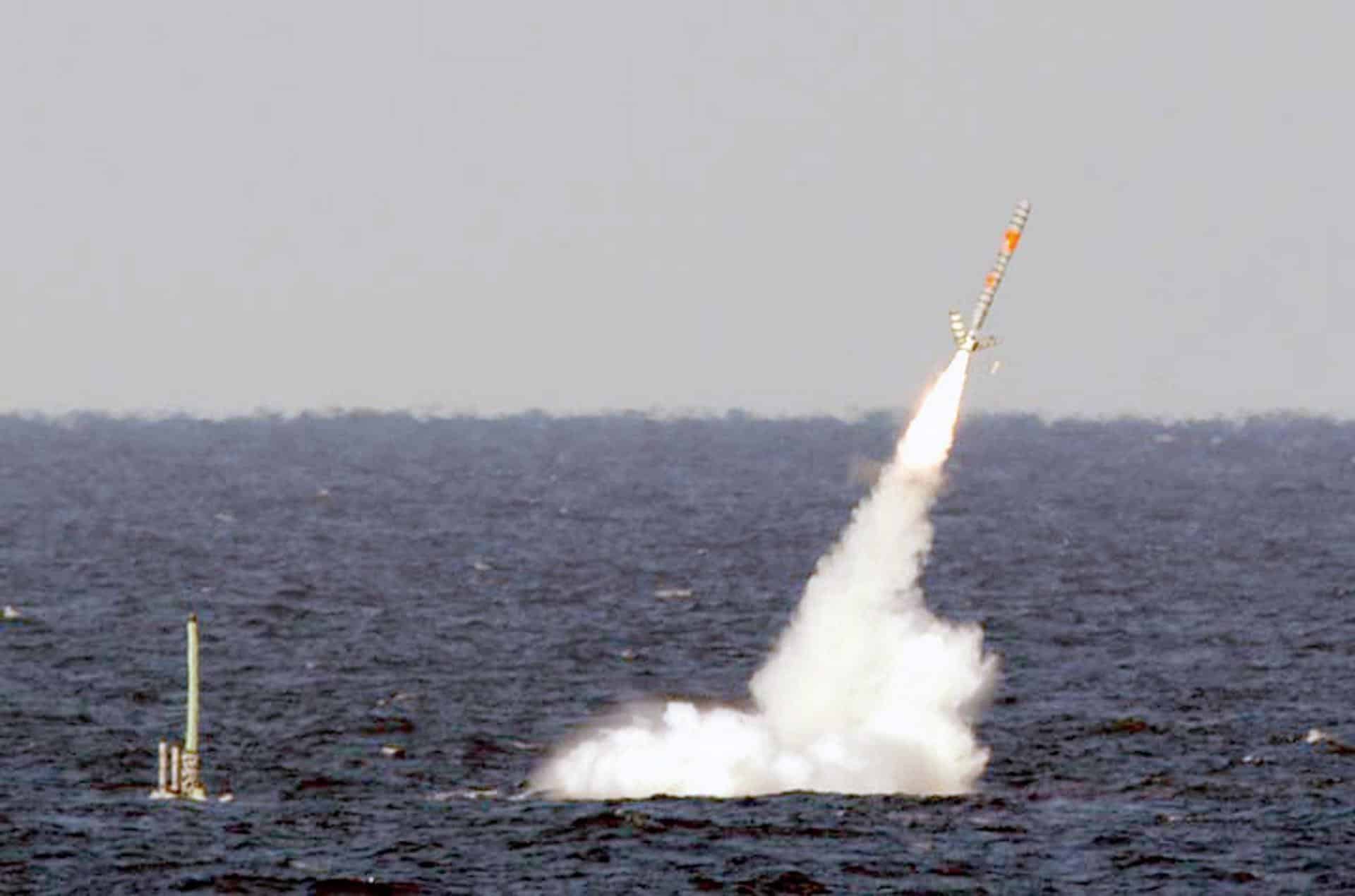 Fotografía de archivo cedida por la Marina de los Estados Unidos, en la que se observa un misil de crucero Tomahawk durante una operación en las costas de Bahamas el 14 de enero de 2003. EFE/Marina de Estados Unidos/SOLO USO EDITORIAL[SOLO USO EDITORIAL]