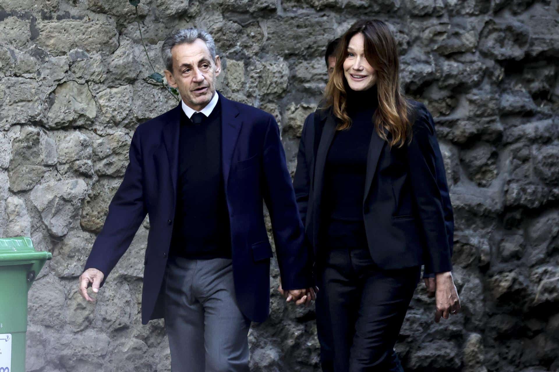 El expresidente francés Nicolas Sarkozy y su esposa Carla Bruni. EFE/EPA/TERESA SUAREZ