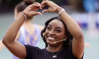 La gimnasta estadounidense y múltiple campeona olímpica Simone Biles fue captada este jueves, 9 de octubre, durante una clínica de gimnasia artística, en el estadio Mary Terán de Weiss, en Buenos Aires (Argentina). EFE/Juan Ignacio Roncoroni
