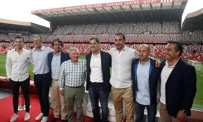 Foto de archivo de responsables de la federación de fútbol y del Real Sporting de Gijón, durante la presentación en el estadio de El Molinón del encuentro internacional clasificatorio para la Euro 2020 entre España e Islas Feroe que se disputó en Gijón el 8 de septiembre y que sirvió como homenaje al fallecido Enrique Castro 'Quini'. EFE/ J.L.Cereijido.