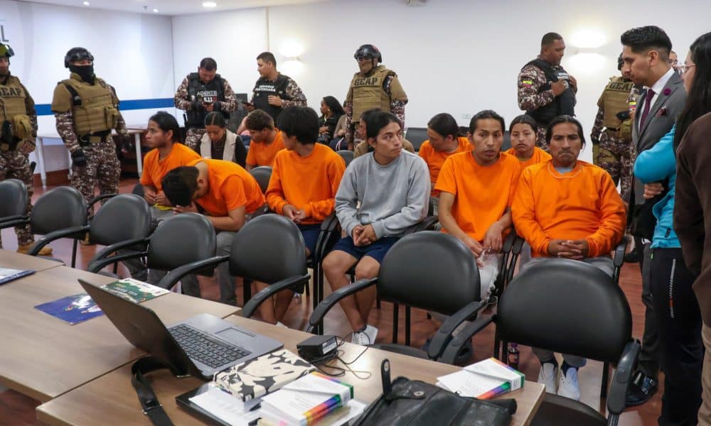 Integrantes de 'Los doce de Otavalo' asisten a una audiencia este martes, en el Complejo Judicial de Quito (Ecuador). EFE/ STR