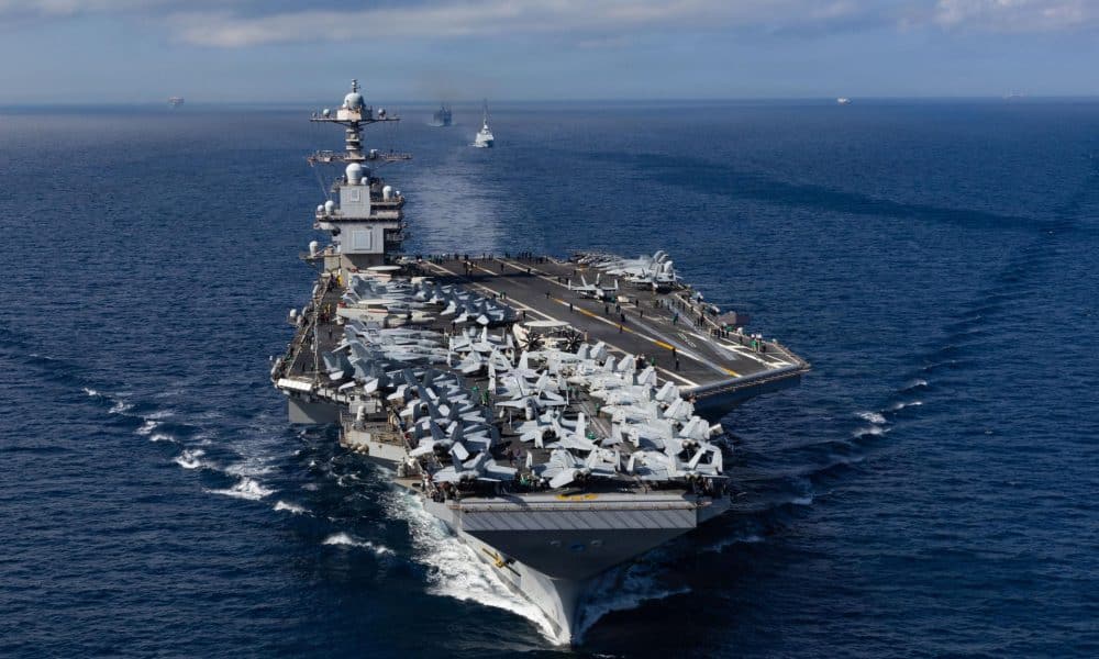 Fotografía cedida por la Marina de los Estados Unidos donde se muestra el USS Gerald R. Ford (CVN 78), el portaaviones más grande del mundo navegando por el Estrecho de Gibraltar el1 de octubre de 2025. EFE/Alyssa Joy/Marina de EEUU /SOLO USO EDITORIAL /NO VENTAS /SOLO DISPONIBLE PARA ILUSTRAR LA NOTICIA QUE ACOMPAÑA /CRÉDITO OBLIGATORIO