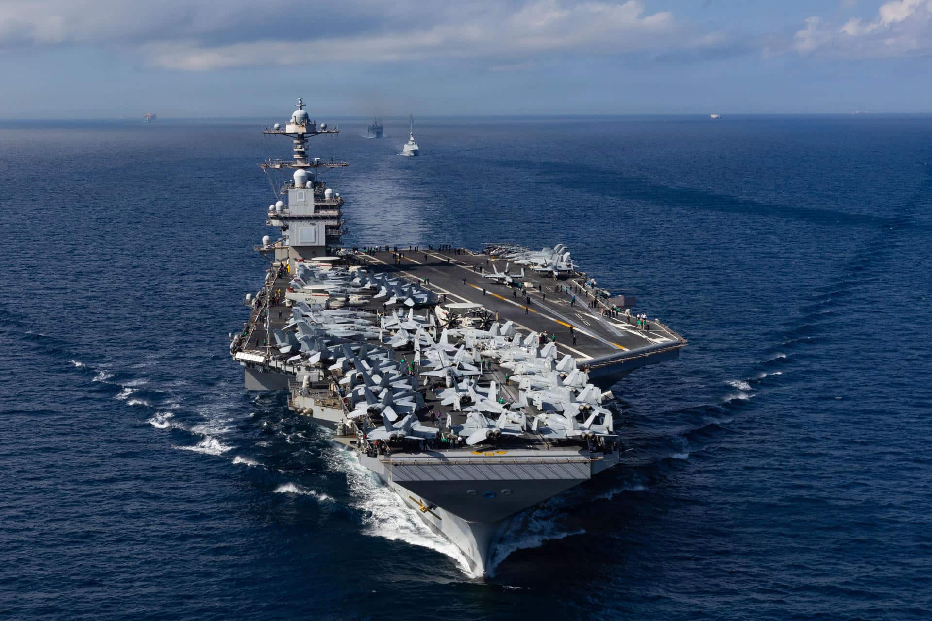Fotografía cedida por la Marina de los Estados Unidos donde se muestra el USS Gerald R. Ford (CVN 78), el portaaviones más grande del mundo navegando por el Estrecho de Gibraltar el1 de octubre de 2025. EFE/Alyssa Joy/Marina de EEUU /SOLO USO EDITORIAL /NO VENTAS /SOLO DISPONIBLE PARA ILUSTRAR LA NOTICIA QUE ACOMPAÑA /CRÉDITO OBLIGATORIO