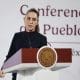 La presidenta de México, Claudia Sheinbaum, habla durante su rueda de prensa diaria este martes, en Palacio Nacional de la Ciudad de México (México). EFE/José Méndez