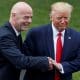 Foto de archivo del presidente de la FIFA, Gianni Infantino, junto al presidente Donald J. Trump. EFE/EPA/SHAWN THEW