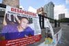 Fotografía de un cartel de búsqueda este viernes, en la glorieta ‘Niños Héroes’, en Guadalajara (México). EFE/ Francisco Guasco