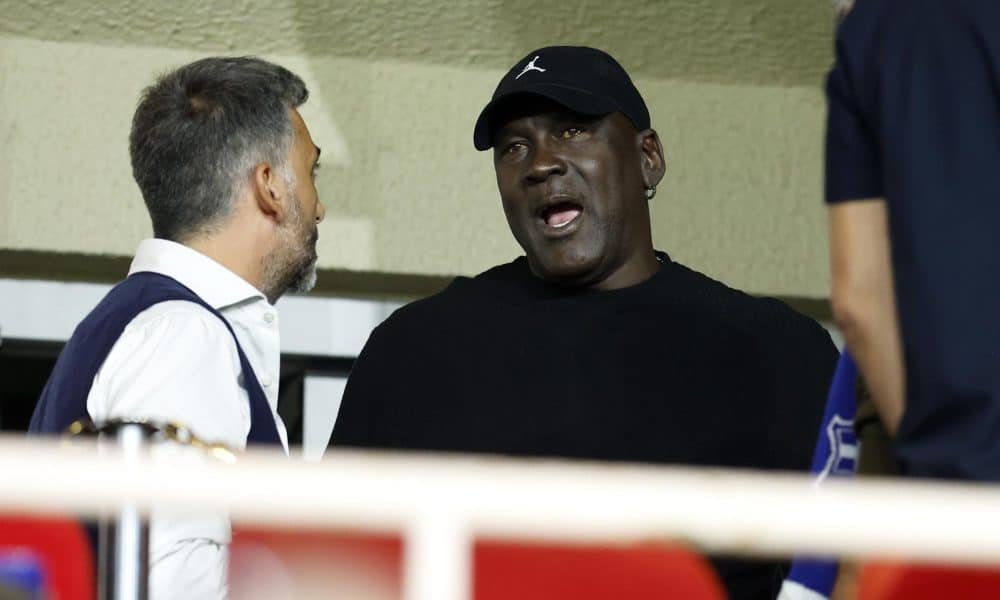Foografía de archivo del exjugador de la NBA Michael Jordan en un partido entre el Mónaco y el Barcelona en la Liga de Campeones, en Mónaco, el 19 de septiembre de 2024. EFE/EPA/SEBASTIEN NOGIER