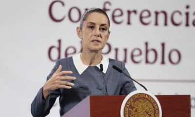 La presidenta de México, Claudia Sheinbaum, habla durante su conferencia de prensa este miércoles en Palacio Nacional de la Ciudad de México (México). EFE/José Méndez