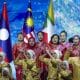 Actuación de bailarines malasios durante la apertura de la cumbre de líderes de la Asociación de Naciones del Sudeste Asiático (ASEAN).
 EFE/EPA/HOW HWEE YOUNG