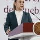La presidenta de México, Claudia Sheinbaum, habla en una rueda de prensa este lunes, en Palacio Nacional de la Ciudad de México (México). EFE/José Méndez