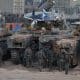 Imagen del 10 de octubre de 2025 de soldados y tanques de Israel. EFE/EPA/ATEF SAFADI