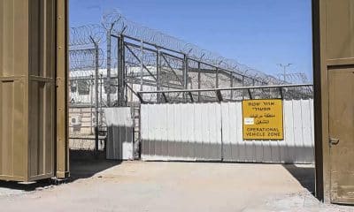 Captura de un video del exterior de la prisión de alta seguridad de Saharonim, en medio del desierto israelí del Neguev, a donde fueron trasladados los activistas capturados que hacías porte de la flotilla ‘Sumud Global’. EFE/Magda Gibelli