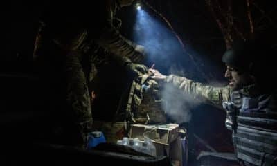 imagen de archivo de soldados de la 68ª Brigada del Ejército ucraniano preparando suministros, drones y armamento para entrar en su posición de combate. EFE/EPA/MARIA SENOVILLA