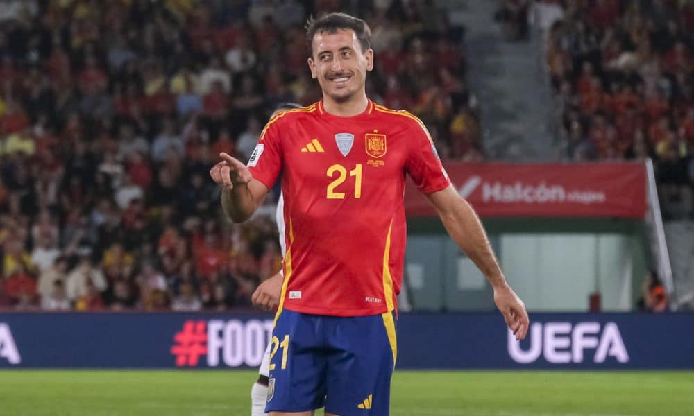 El centrocampista de España Mikel Oyarzabal celebra su gol durante el partido de fútbol de la fase de clasificación para el Mundial que se disputó en el estadio Martínez Valero de Elche. EFE / Pablo Miranzo