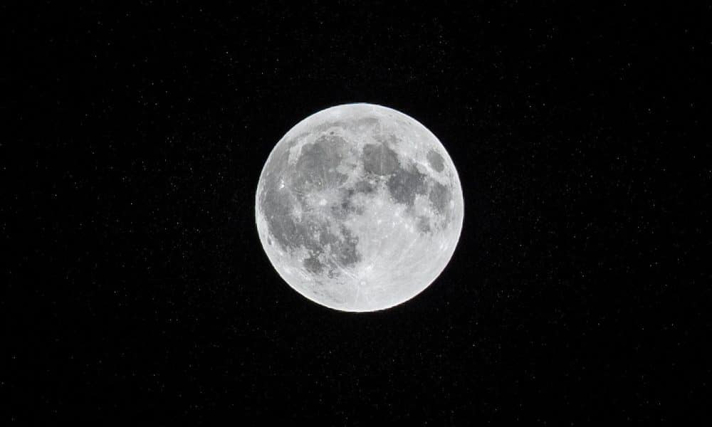 Imagen de archivo de la luna llena. EFE/Ismael Herrero