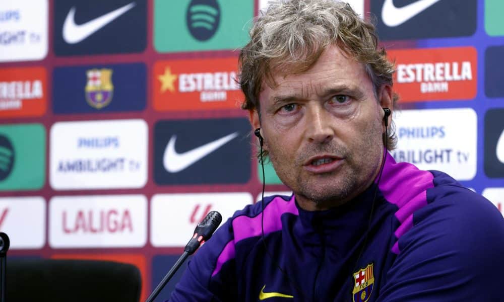 El segundo entrenador del FC Barcelona, Marcus Sorg, durante la rueda de prensa tras el entrenamiento del primer equipo del FC Barcelona en las instalaciones de Sant Joan Despí, Barcelona, previo al partido de la décima jornada de LaLiga contra el Real Madrid. EFE/ Quique García