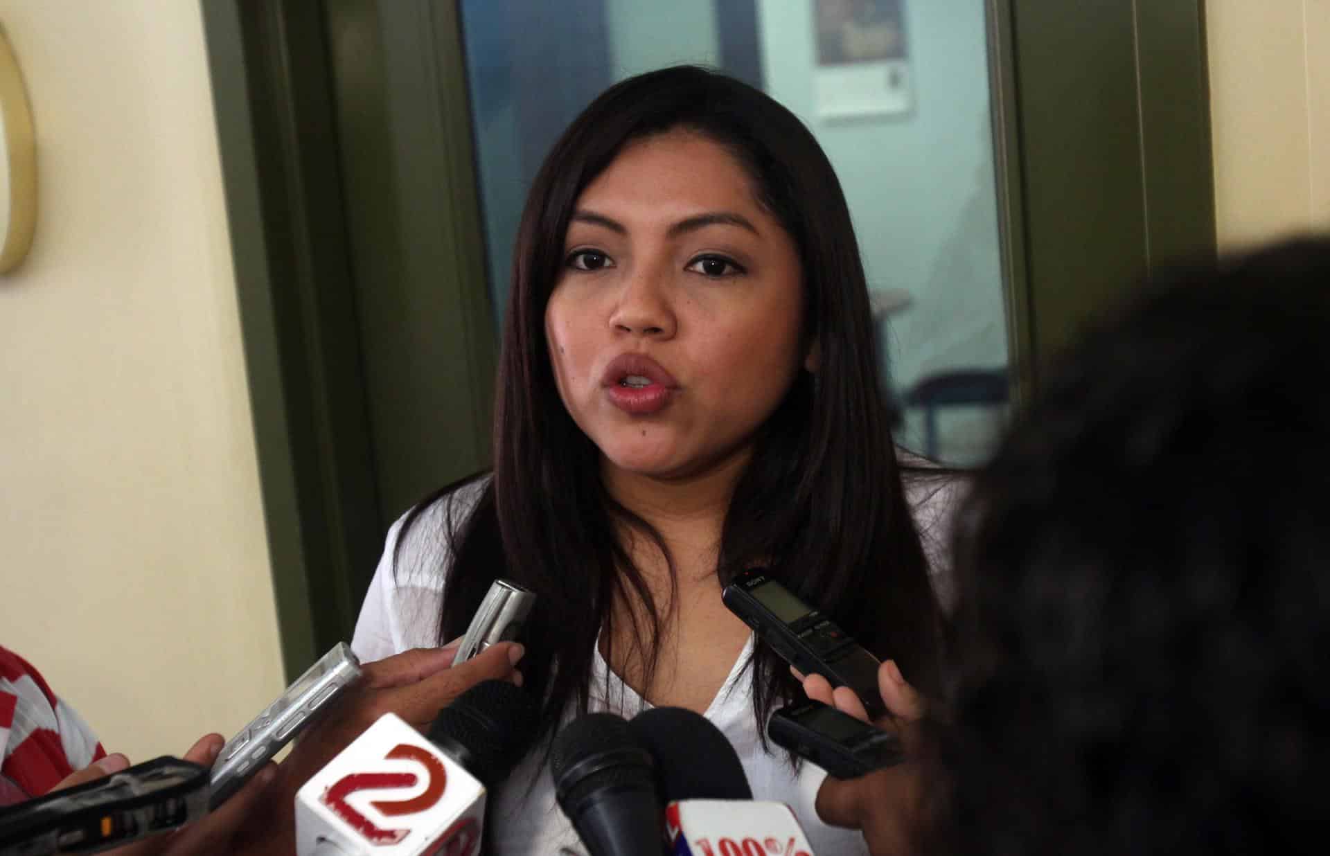 Fotografía de archivo de la diputada oficialista nicargüense Jenny Martínez, al atender a la prensa, en Managua (Nicaragua). EFE/Mario Lopez.