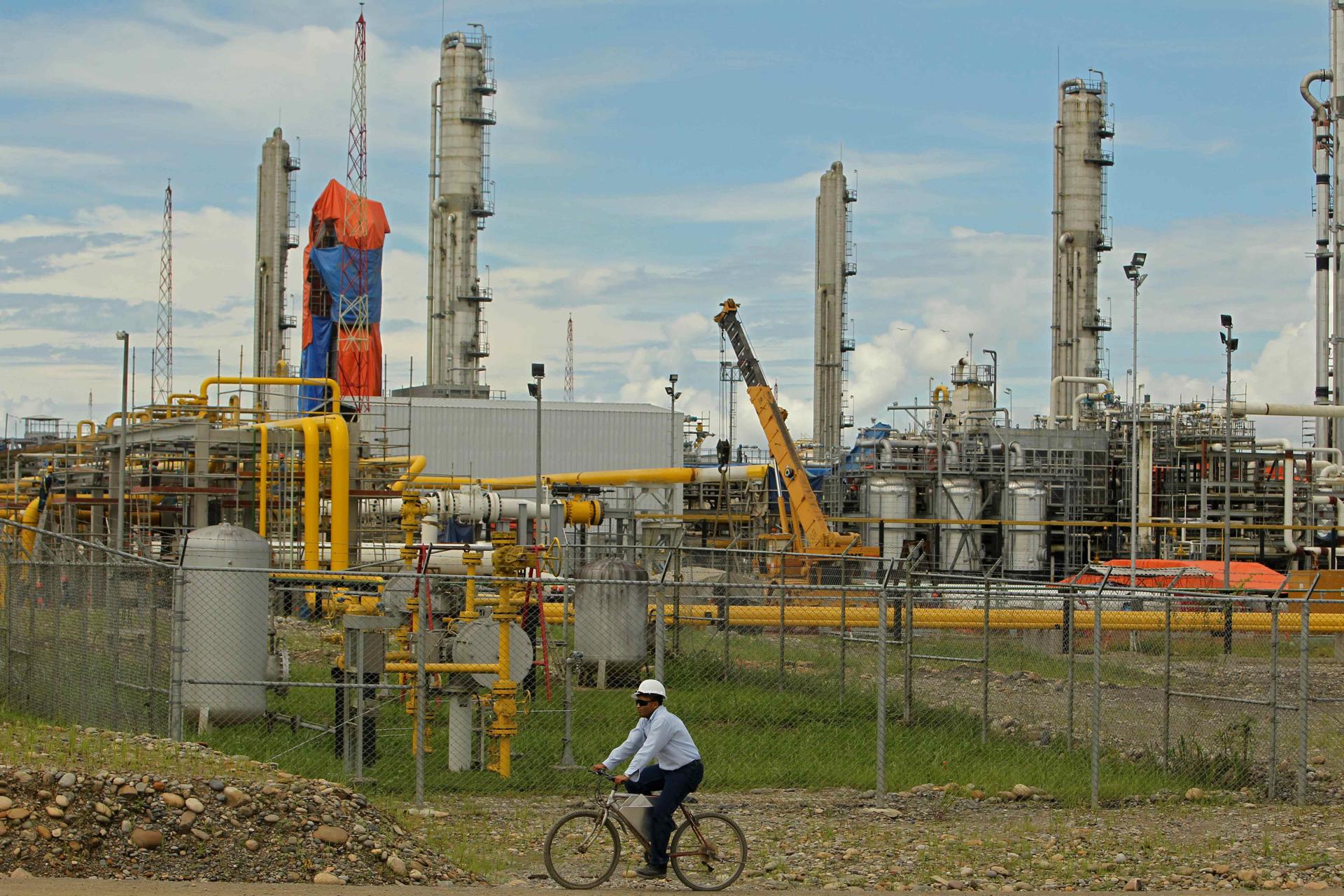Vista de un yacimiento de gas. Imagen de archivo. EFE/Paolo Aguilar