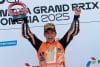 El piloto español de Moto3 Red Bull KTM Ajo Jose Antonio Rueda celebra la victoria como campeón del mundo durante la carrera en el Gran Premio de Motociclismo de Indonesia en el Circuito de Mandalika, Indonesia. EFE/EPA/ADI WEDA
