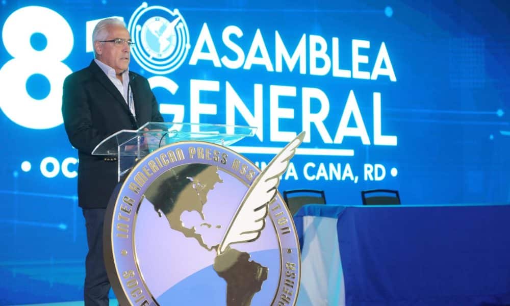 El presidente de la SIP, José Roberto Dutriz, habla durante la ceremonia inaugural de la 81ª Asamblea General de la Sociedad Interamericana de Prensa (SIP) este jueves, en Punta Cana (República Dominicana). EFE/ Presidencia R. Dominicana
