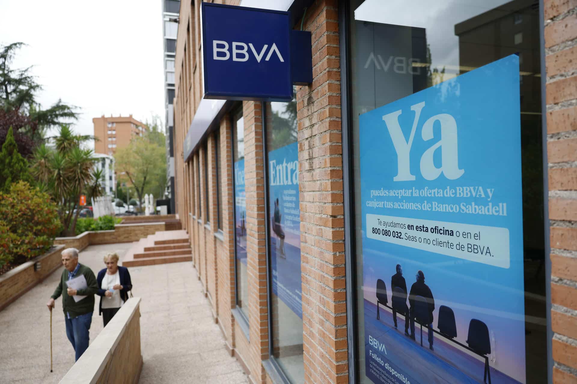 Fotografía de archivo en donde se ve una sucursal del banco español BBVA. EFE/Mariscal