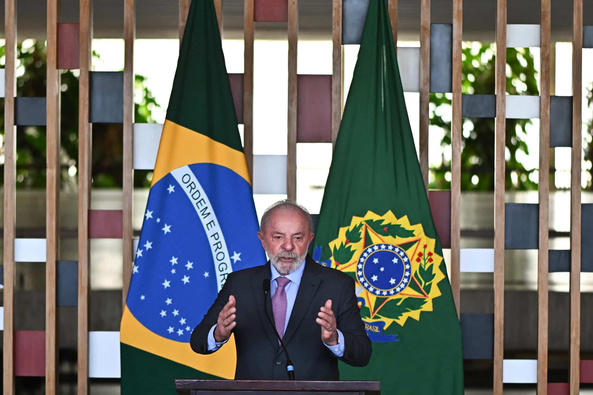 Fotografía de archivo, tomada el 20/10/2025, que muestra al presidente de Brasil, Luiz Inácio Lula da Silva, en una ceremonia de entrega de credenciales de los nuevos embajadores ante el Gobierno brasileño en el Palacio del Itamaraty en Brasilia (Brasil). EFE/ Andre Borges
