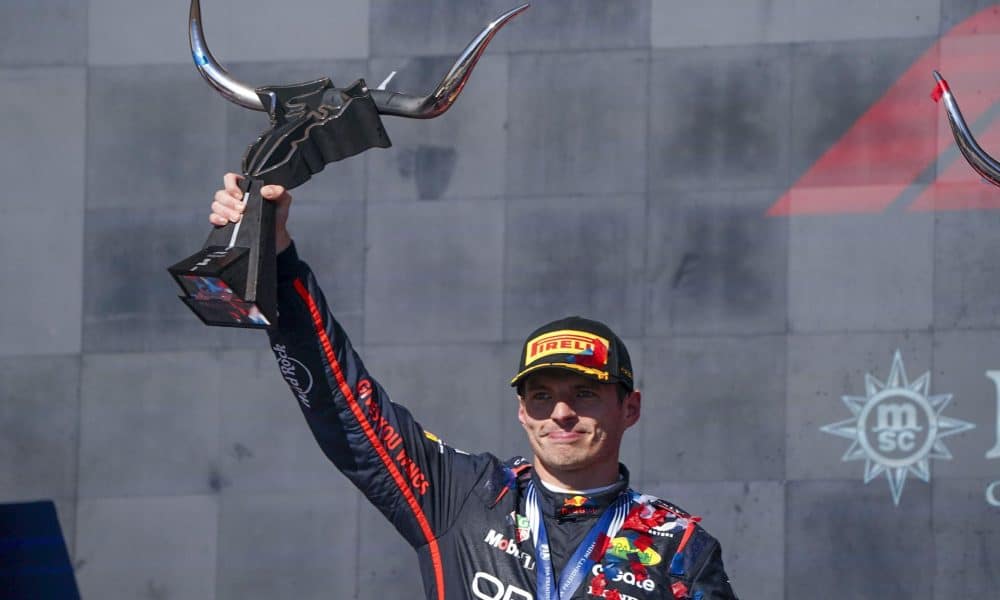 AUSTIN (EEUU), 19/10/2025.- El cuádruple campeón del mundo neerlandés Max Verstappen (Red Bull), ganador del Gran Premio de Estados Unidos, el decimonoveno del Mundial de Fórmula Uno, este domingo en el Circuito de las Américas de Austin (Texas). EFE/EPA/DUSTIN SAFRANEK