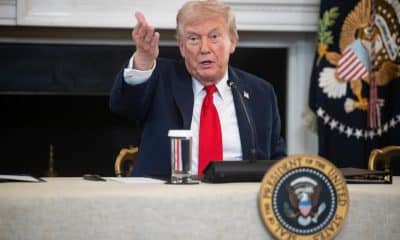 El presidente de Estados Unidos, Donald Trump, durante su intervención este miércoles, 8 de octubre, en una mesa redonda, en la Casa Blanca, en Washington DC (EE.UU.) EFE/Francis Chung/Pool