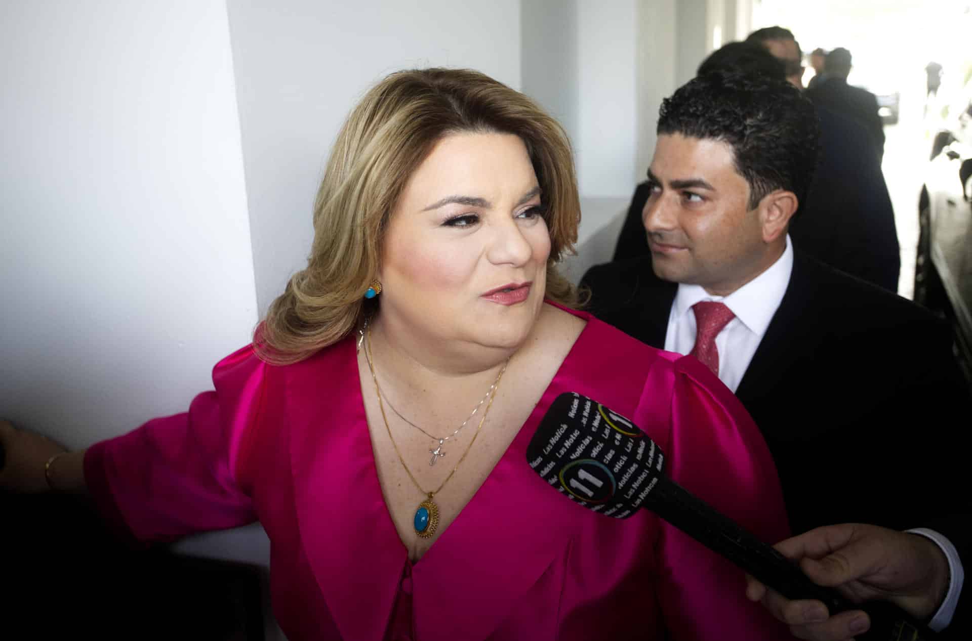 La gobernadora de Puerto Rico, Jenniffer González, habla con la prensa en San Juan (Puerto Rico). Imagen de archivo. EFE/ Thais Llorca