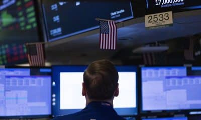 Fotografía de archivo de un trabajador en la Bolsa de Nueva York(EE.UU.). EFE/EPA/JUSTIN LANE